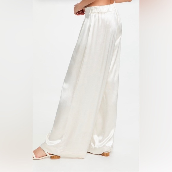 Free People| ‘Good Days’ Relaxed Satin Wide-Leg Trouser - Picture 7 of 8
